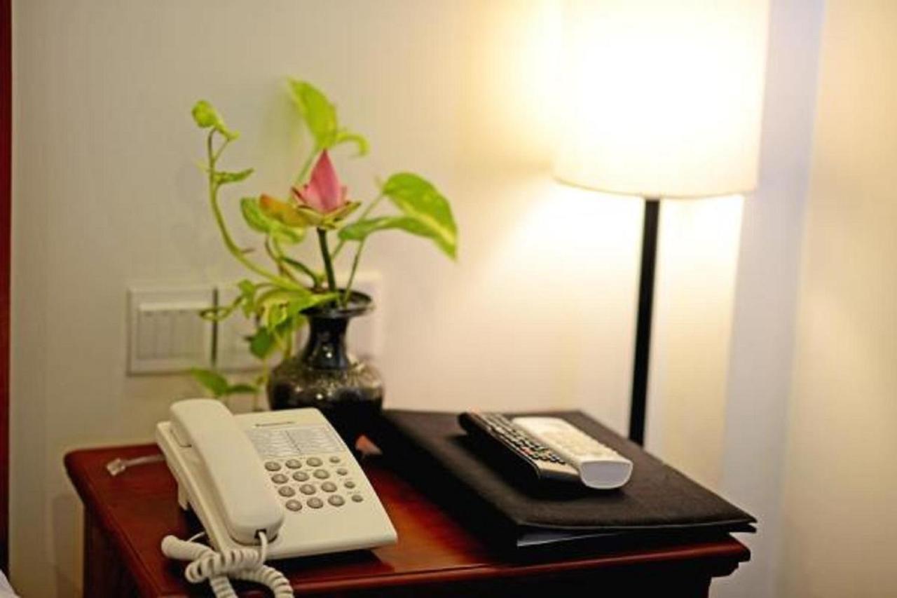 Visoth Boutique Hotel เสียมราฐ ภายนอก รูปภาพ